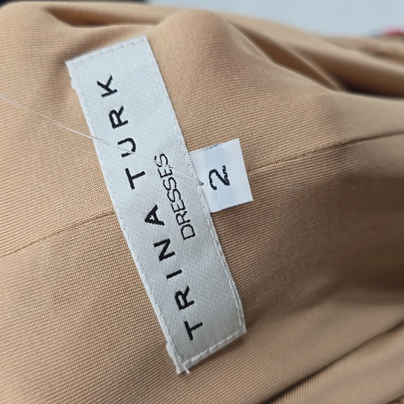 Trina Turk Chevron Beach V-neckline Dress Size 2 - Picture 7 of 8